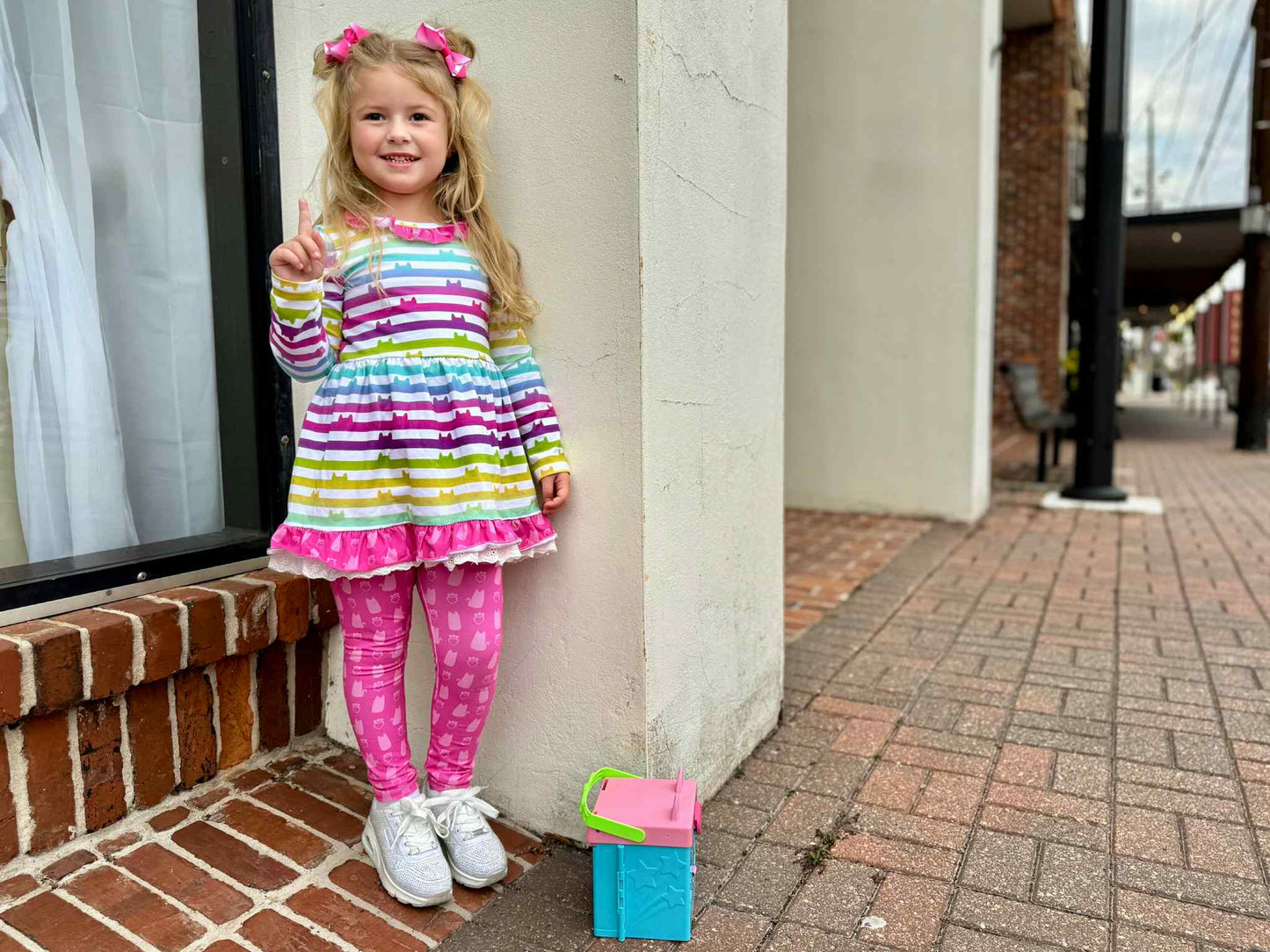 Dollhouse Rainbow Kitty